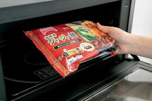 調理カンタンでコスパ良しの冷凍具付き麺を調査!