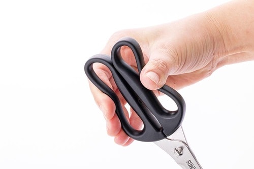 持ち手がステンレス製か樹脂製か キッチンバサミおすすめ イメージ