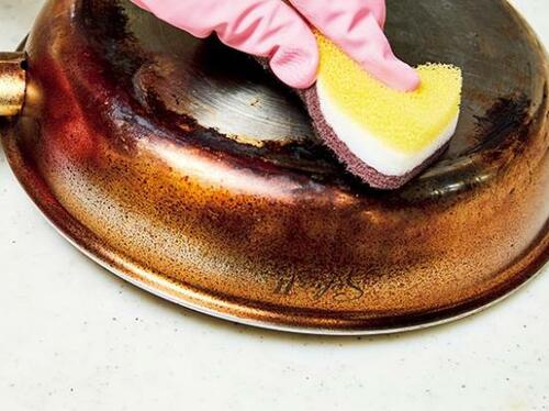 鍋の裏は「専用洗剤＋ラップパック」で輝きを取り戻す！ イメージ