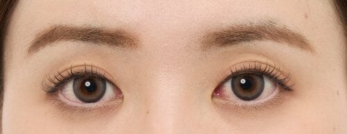 <!--td {border: 1px solid #cccccc;}br {mso-data-placement:same-cell;}--> 黒フチで立体的な目に グレーカラコンおすすめ イメージ