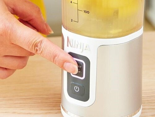 ボタンひとつで30秒稼働 コンパクトミキサーおすすめ イメージ