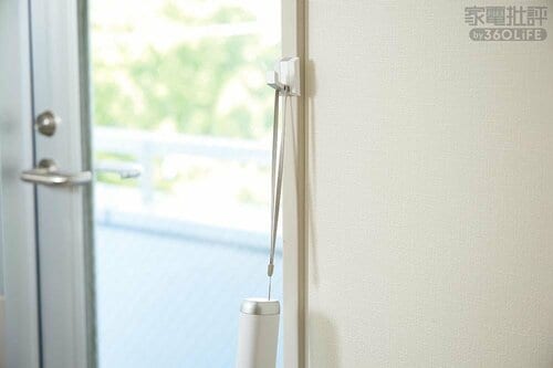 ストラップでかける 軽いコードレス掃除機おすすめ イメージ