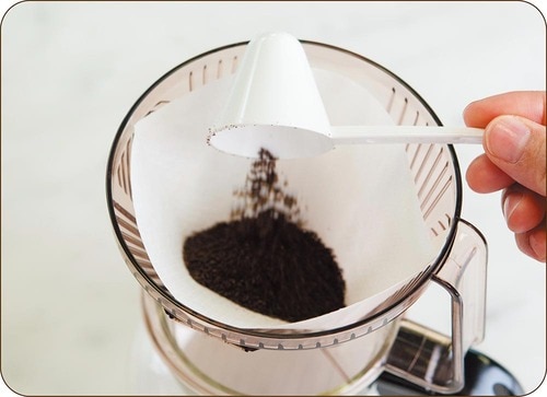 STEP4:コーヒー粉を入れる イメージ