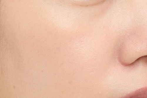 ファンデ使いでも厚塗りに見えない 持ち歩きミニコスメおすすめ イメージ