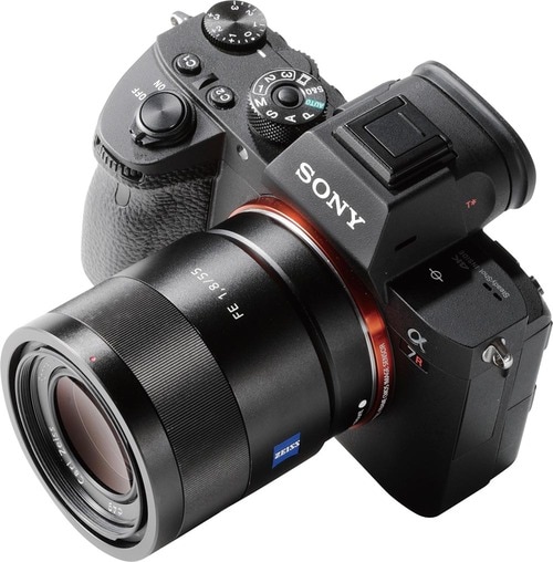 描写が超緻密なソニー「α7R Ⅲ」のボディ&レンズ イメージ