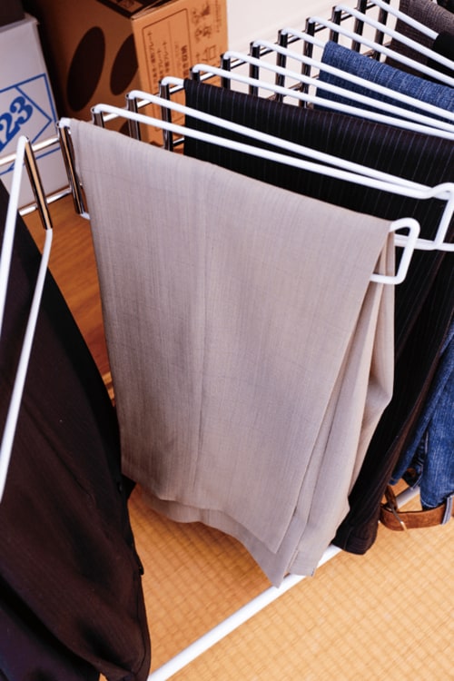 IKEAのほかにONE MORE THING……紳士服売場の選びやすさを実現するパンツハンガーカスタム イメージ5