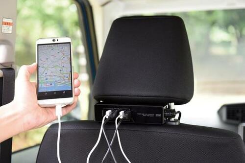 家族みんなで充電可能「車の後部座席対応 USB充電器」 イメージ2