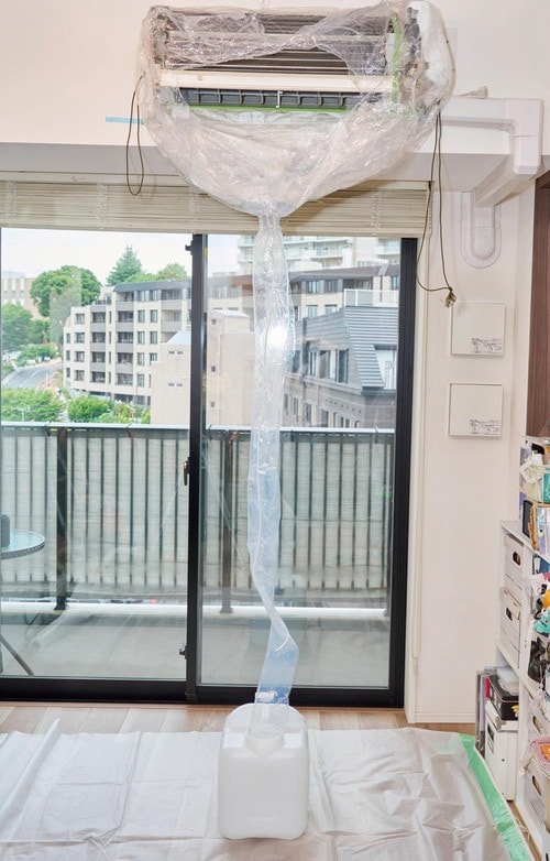 STEP8:エアコン周りをビニールで養生する エアコン掃除おすすめ イメージ