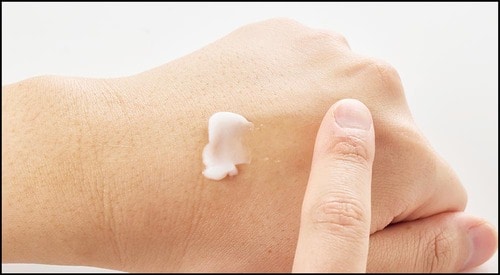 【使用感】スッと伸ばせて肌になじみやすい メンズハンドクリームおすすめ イメージ2