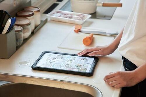 場所を問わず使えて便利なiPadの 大きな弱点は「防水非対応」なこと イメージ