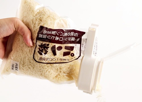 パン粉やチーズが出しやすい 袋キャップおすすめ イメージ