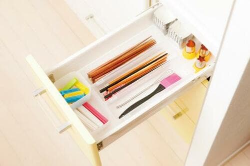 備え付けの収納が使いにくい! そんな人はセリアの仕切りを試して イメージ