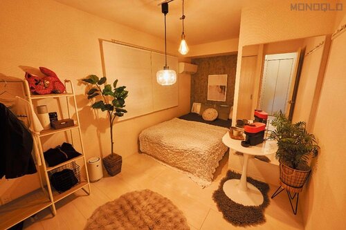 ちなみに夜はこんな感じです 寝室をおしゃれに大改造おすすめ イメージ