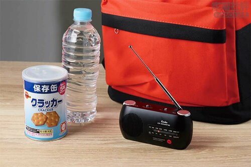 かなり小さめで持ち運びに便利 防災ラジオおすすめ イメージ
