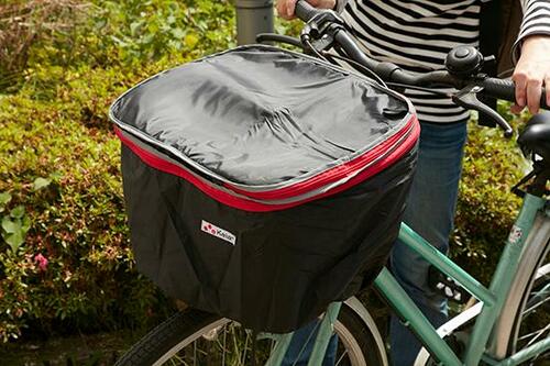 ひったくりや小雨から守ってくれるカバー イメージ