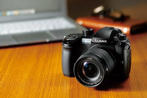 パナソニック:LUMIX DC-GH5:ミラーレスカメラ