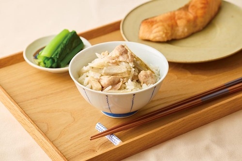 鶏肉とごぼうのにんにく炊き込みご飯 白だしおすすめ イメージ