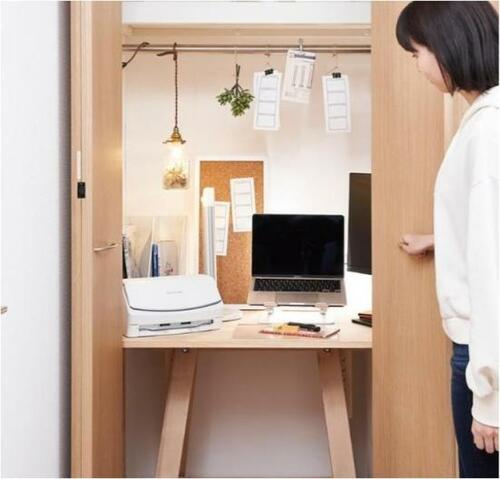 ごく普通のクローゼットでも意外に物が置ける イメージ2