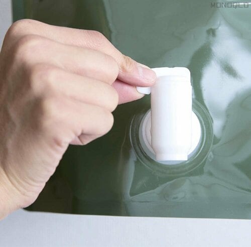 給水口が大きく開き、水が入れやすい 折りたたみ水タンクおすすめ イメージ2