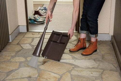 玄関の隅に隠せて必要な時にしっかり使える イメージ3