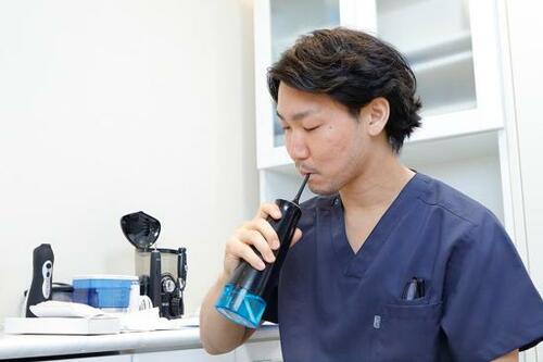 水流で歯の汚れは落ちる?口腔洗浄器6製品を歯科医とテスト イメージ