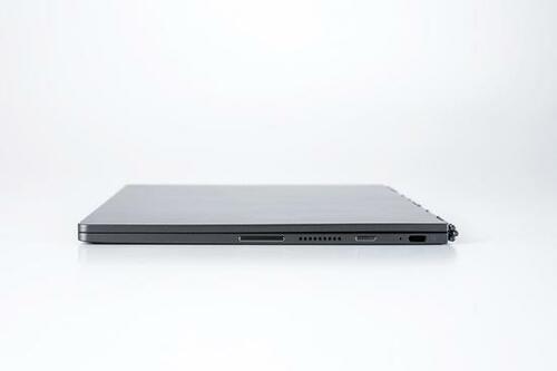 ついついカフェで仕事したくなる使いやすさ抜群の1台はgram
