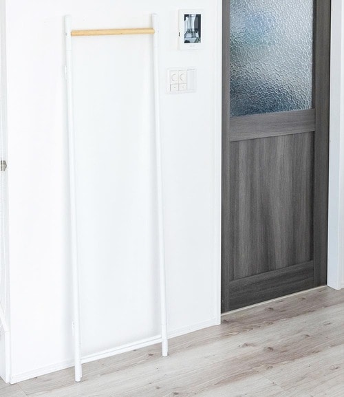 1：常設せずに使わないときはたたむ ハンガーラックおすすめ イメージ