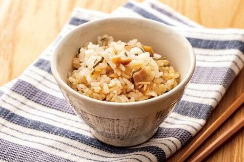 おこげも香ばしい!「ほたて貝柱と昆布のごはん」