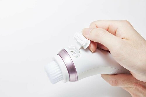 自動で洗顔フォームを泡立てられる！ イメージ