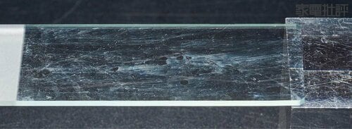スライドガラス:油汚れが少し目立つ 超音波洗浄器おすすめ イメージ