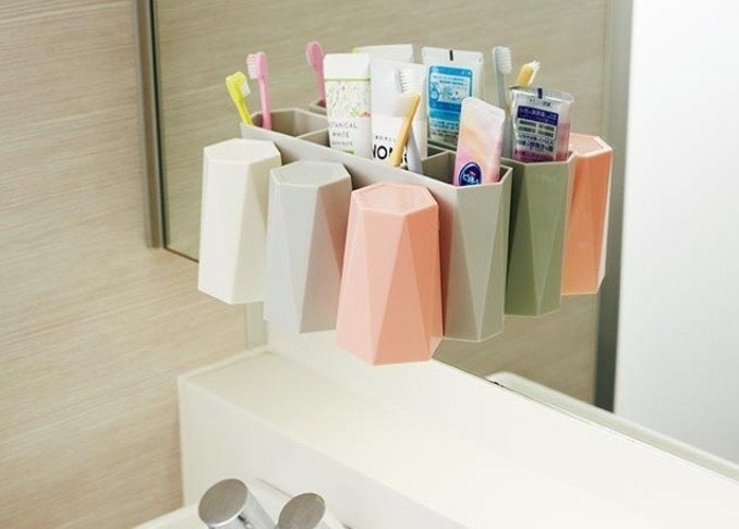 【ラク掃除】歯ブラシホルダーおすすめ5選｜掃除の手間が省ける製品を『LDK』が厳選