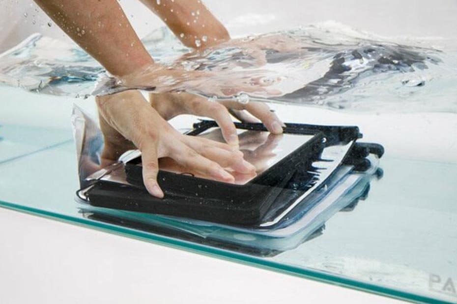 お風呂で使える！ iPad＆タブレット用防水ケースおすすめランキング 6選｜水没の悲劇を防げます！