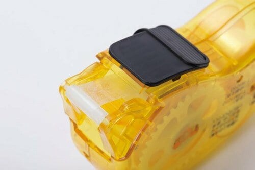 1アクションで接着引くだけでOKの両面テープ