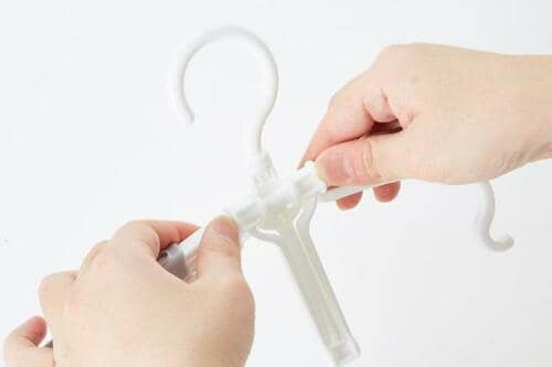 C評価: 折りたたみ部分が固い… カインズのパーカー用ハンガー イメージ2