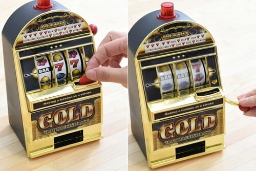 4位: 脳汁飛び出す貯金箱!? エール スロットマシンバンク イメージ2