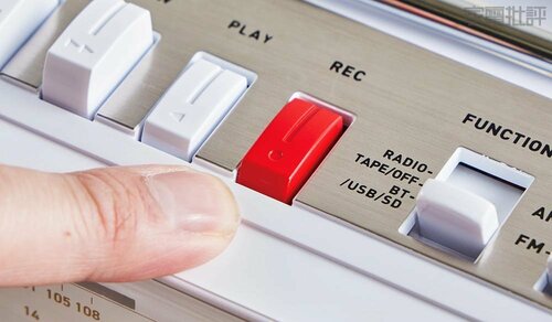 【機能性】調整できるのは低音のみで再生機能は必要十分! ラジカセおすすめ イメージ
