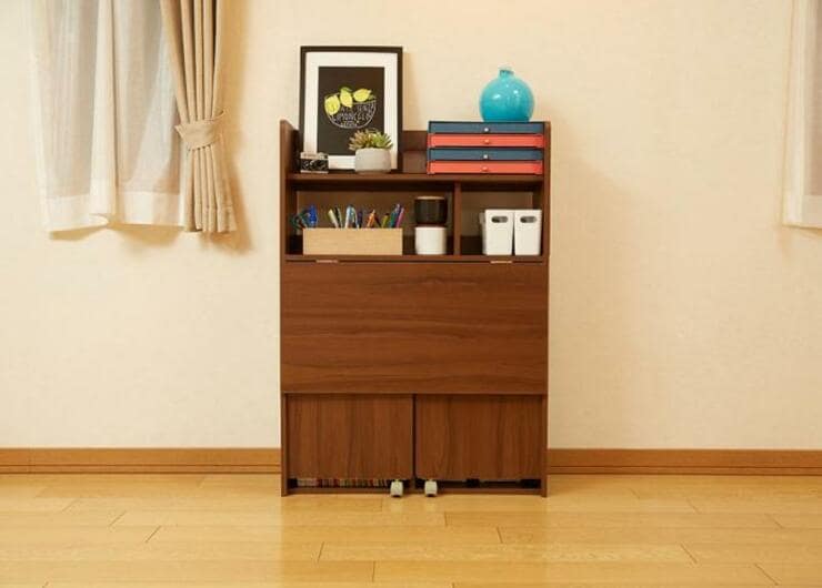 【ニトリ】変形するライティングデスクが便利！ リビングに書斎ができました｜『MONOQLO』が紹介