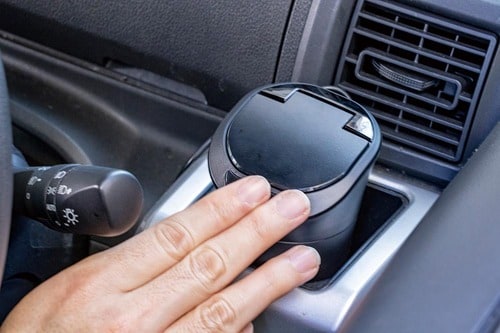 手をかざすとフタが開く カシムラ「自動開閉ボトルアッシュ AK-216」 イメージ3