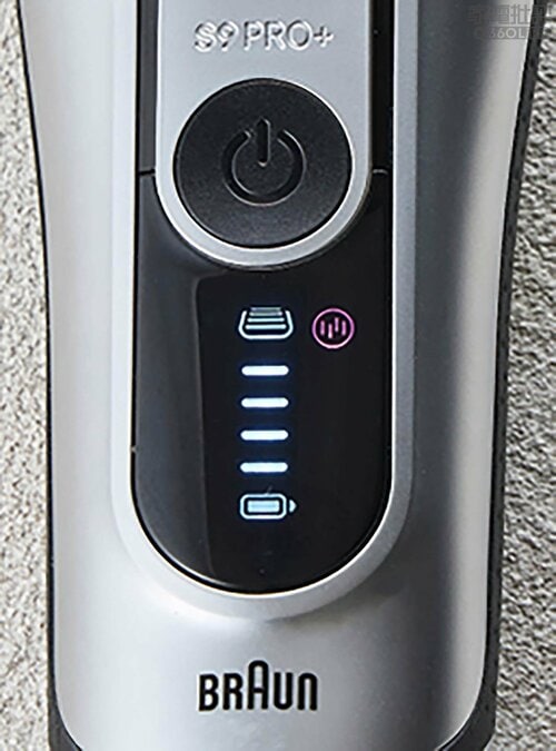 お手入れ時期まで教えてくれます ブラウン「電気シェーバー シリーズ9 Pro+ 9617s」おすすめ イメージ