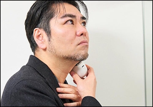 手にフィットするサイズ感でどんな角度でも剃りやすい 小型シェーバーおすすめ イメージ2