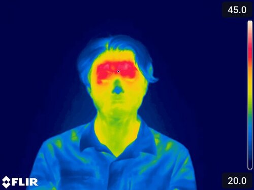 【温まり具合】目元から額まで広範囲がポカポカに！ 充電式ホットアイマスクおすすめ イメージ2