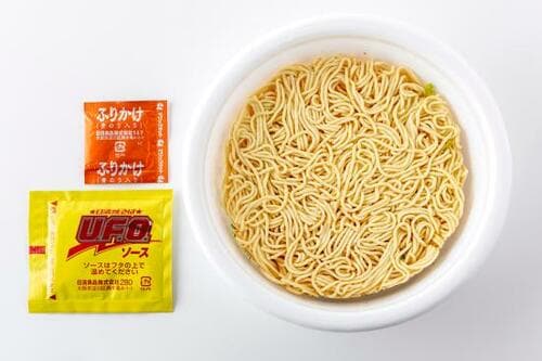 年間1500以上新商品が登場するカップ焼きそばの戦いは熾烈です イメージ2
