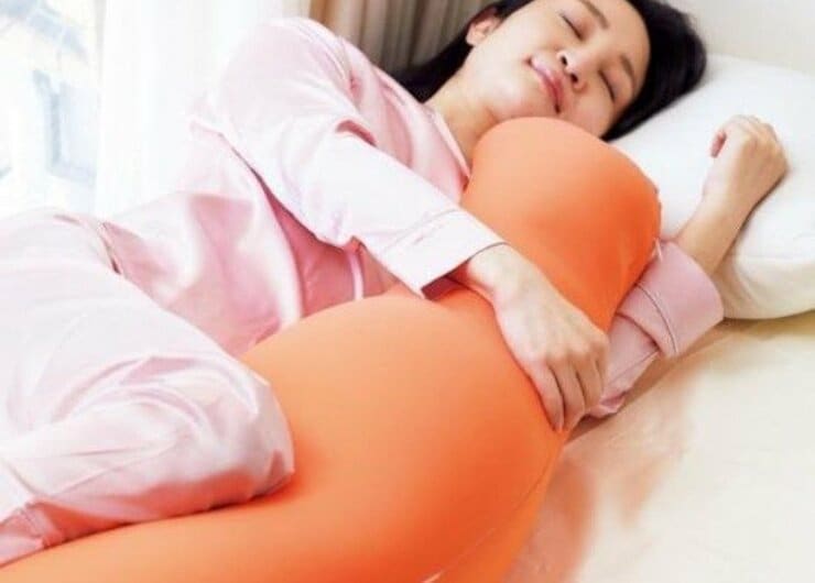 大人女子のいびき予防に！ 心地いい抱き枕は「MOGU」でした｜『LDK』が紹介