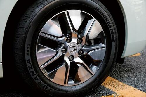 汚れに泡が密着して鉄粉を強力除去します！ イメージ3