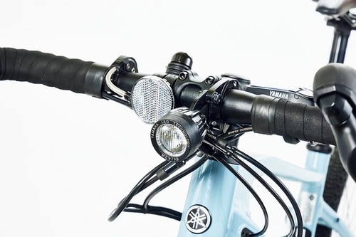 バッテリー直結のライトは夜間ライドの味方 グラベルe-bikeおすすめ イメージ