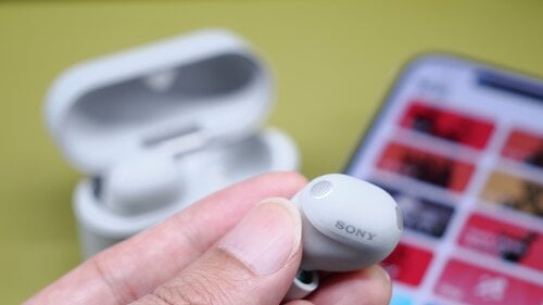 WF-1000XM6を手にした