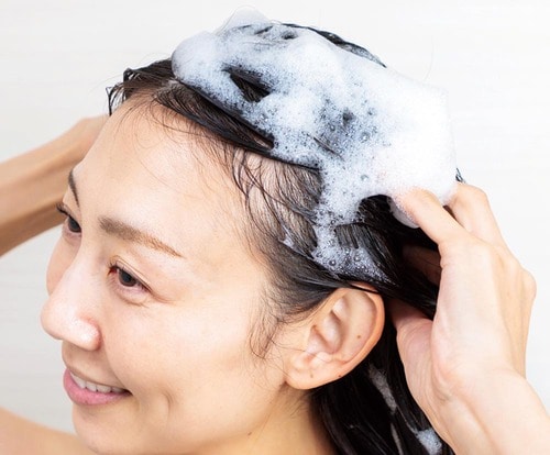 STEP3:地肌を洗う シャンプーブラシおすすめ イメージ