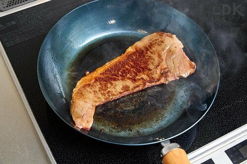 しっかり高温で食材を加熱! カインズの鉄フライパン、フッ素加工フライパンおすすめ イメージ