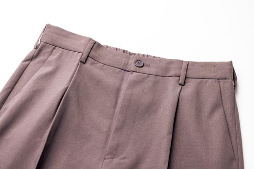 パンツの上部はワイドめな作りに イメージ