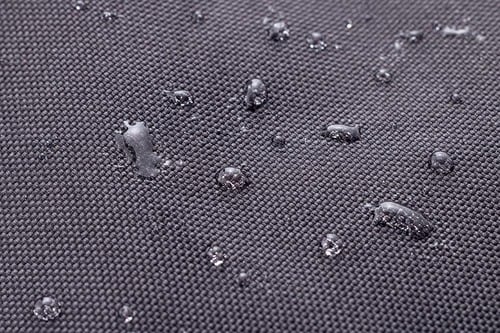 1:普段使いには申し分のないはっ水効果 はっ水リュックおすすめ イメージ